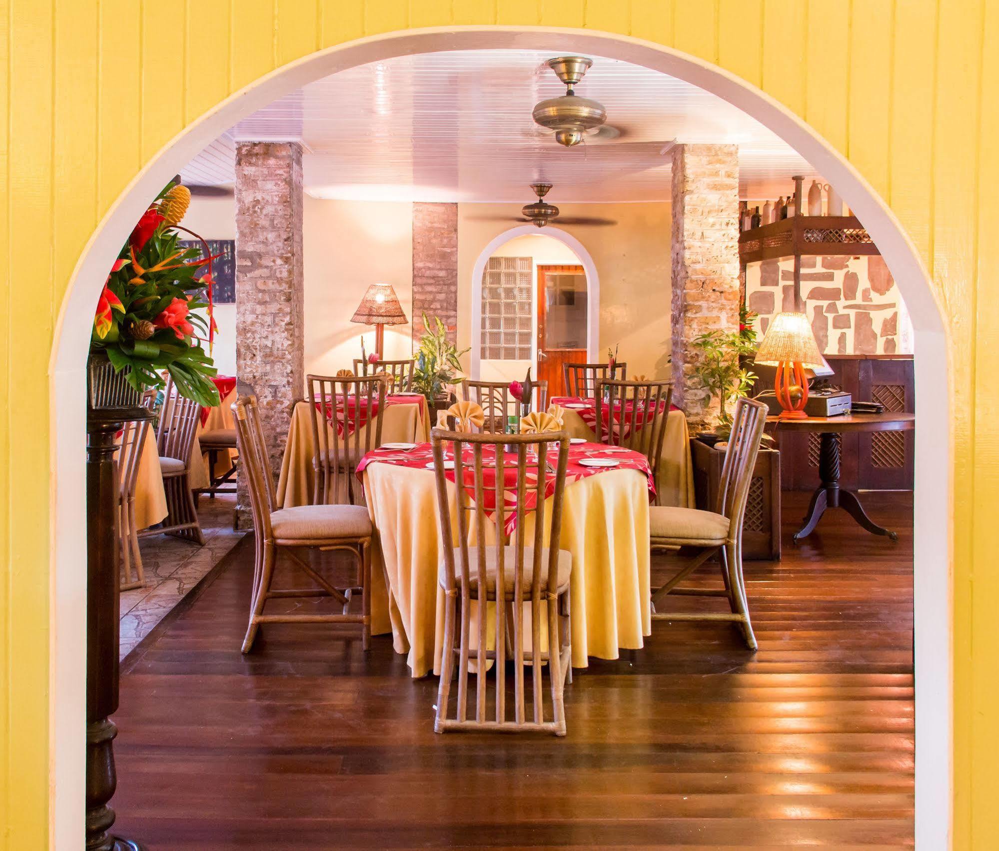 Cara Lodge Hotel Georgetown Buitenkant foto