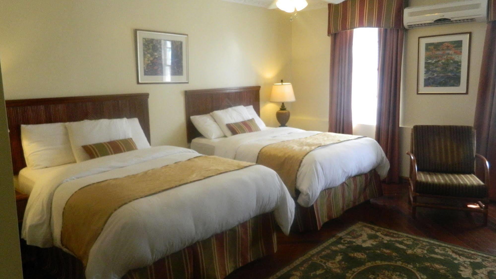 Cara Lodge Hotel Georgetown Buitenkant foto