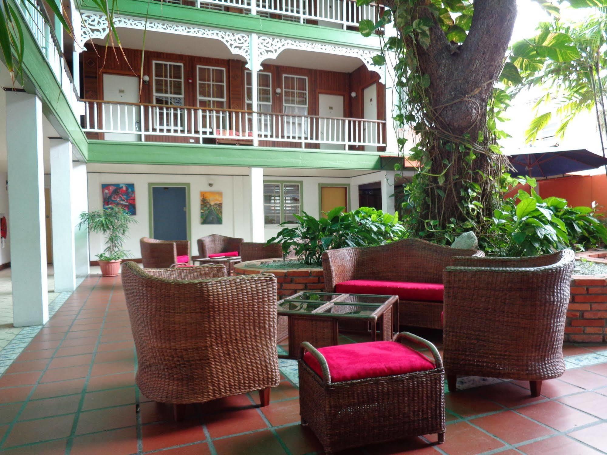 Cara Lodge Hotel Georgetown Buitenkant foto
