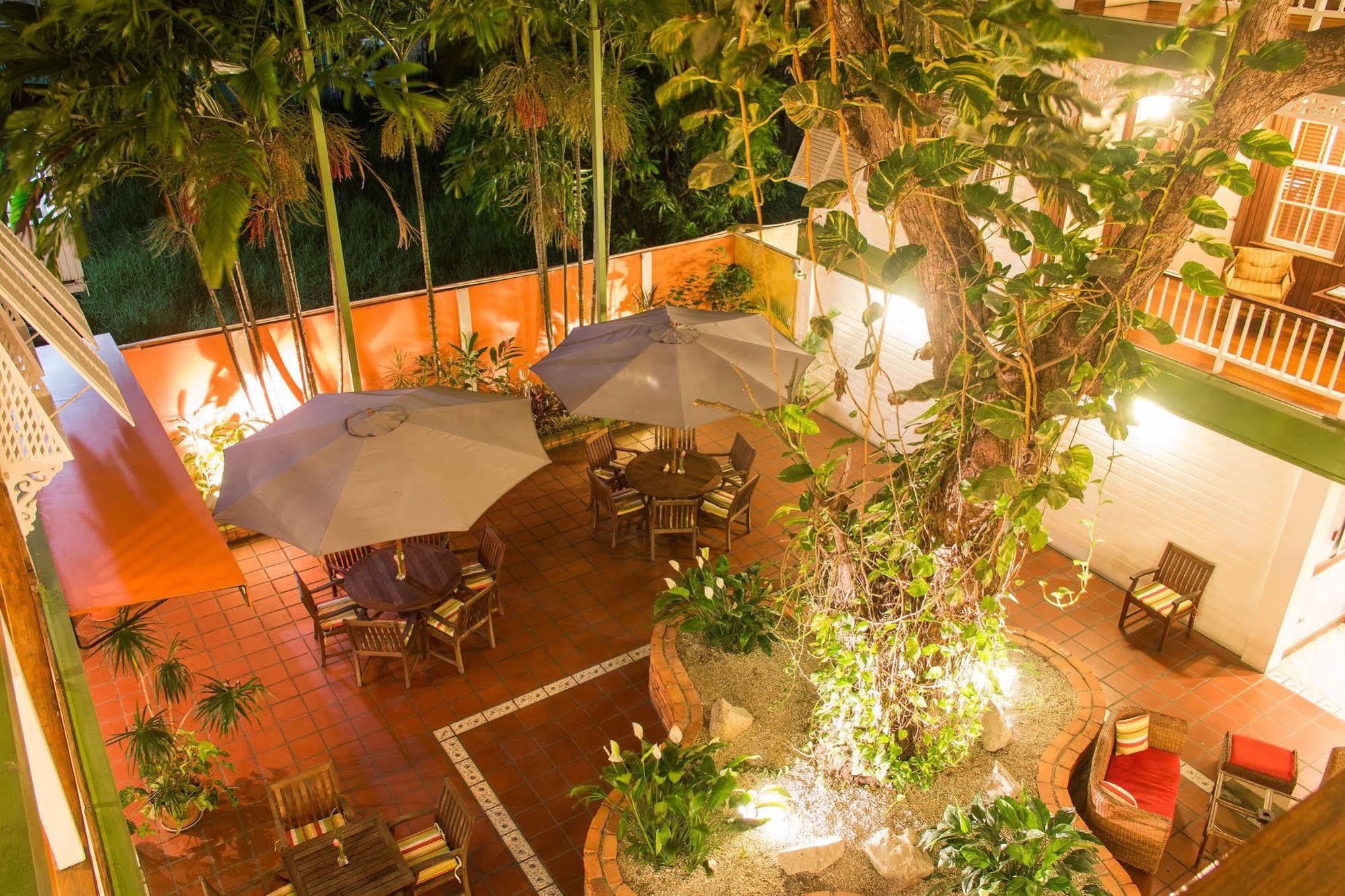 Cara Lodge Hotel Georgetown Buitenkant foto